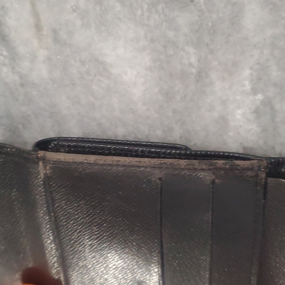 Men's Louis Vuitton Wallet - Picture 11 of 17